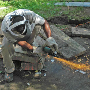 EmiL Montagem Desenvolvendo linhas de produção pelo mundo. Manutenção, Montagem e automação industrial